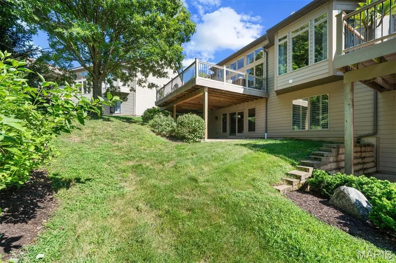 195 Kendall Bluff Court, Chesterfield, MO 63017 — listing photo 26 of 28