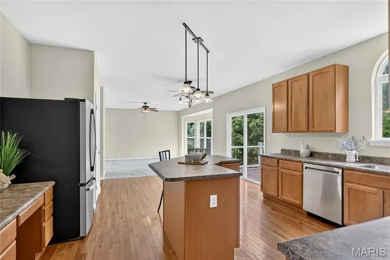 keep — 931 Lindmark Drive, Wentzville, MO 63385