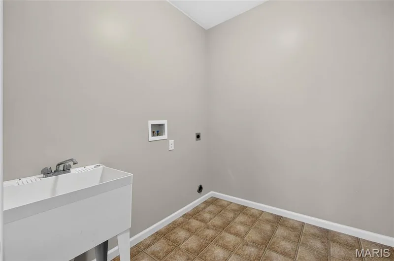 931 Lindmark Drive, Wentzville, MO 63385 — listing photo 25 of 58