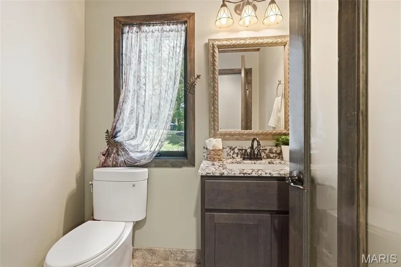 1212 Walnut Hill Farm Drive, Chesterfield, MO 63005 — listing photo 11 of 80