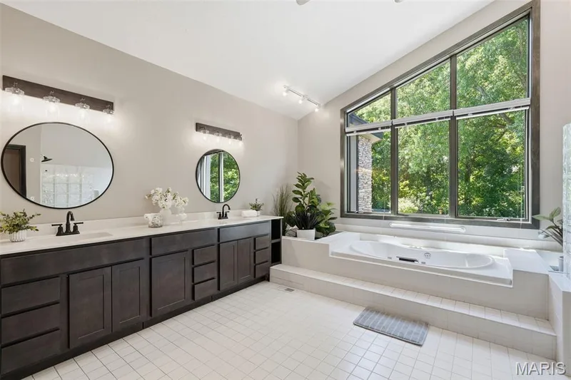 1212 Walnut Hill Farm Drive, Chesterfield, MO 63005 — listing photo 18 of 80