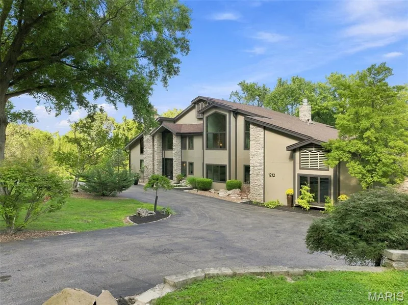 1212 Walnut Hill Farm Drive, Chesterfield, MO 63005 — listing photo 62 of 80