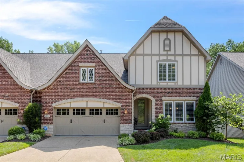 16334 Baxter Road, Chesterfield, MO 63005 — listing photo 2 of 48