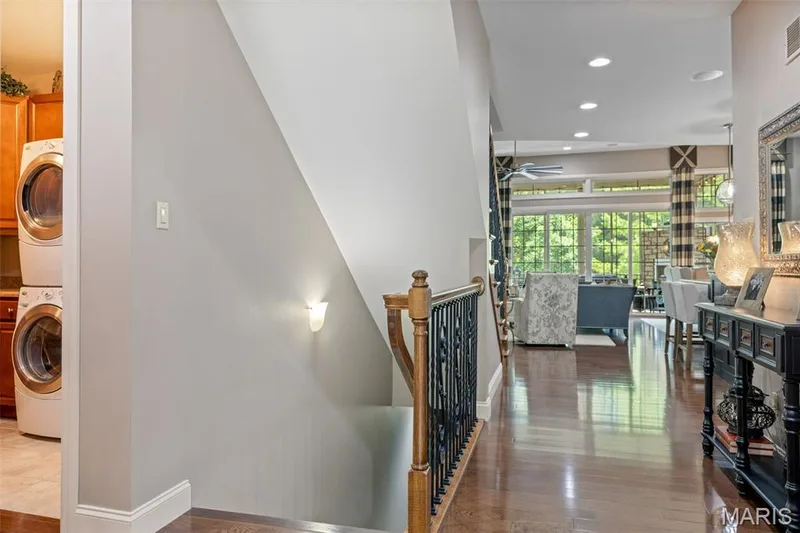 16334 Baxter Road, Chesterfield, MO 63005 — listing photo 8 of 48