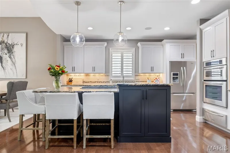 16334 Baxter Road, Chesterfield, MO 63005 — listing photo 12 of 48