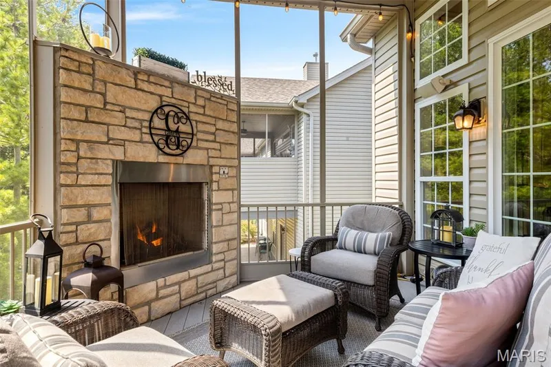 16334 Baxter Road, Chesterfield, MO 63005 — listing photo 19 of 48