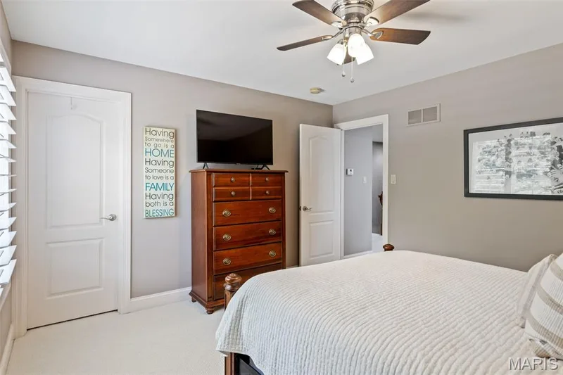 16334 Baxter Road, Chesterfield, MO 63005 — listing photo 33 of 48