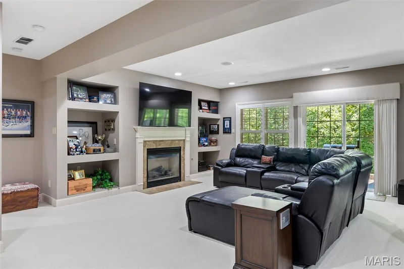 16334 Baxter Road, Chesterfield, MO 63005 — listing photo 37 of 48