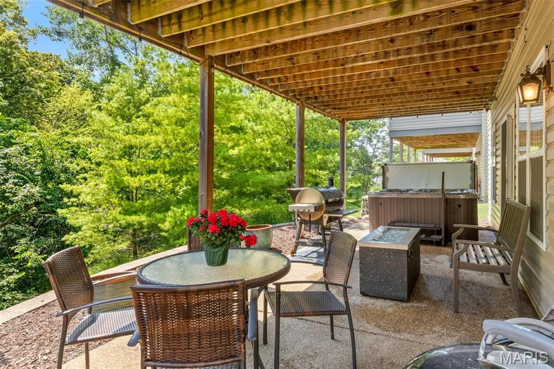 16334 Baxter Road, Chesterfield, MO 63005 — listing photo 43 of 48
