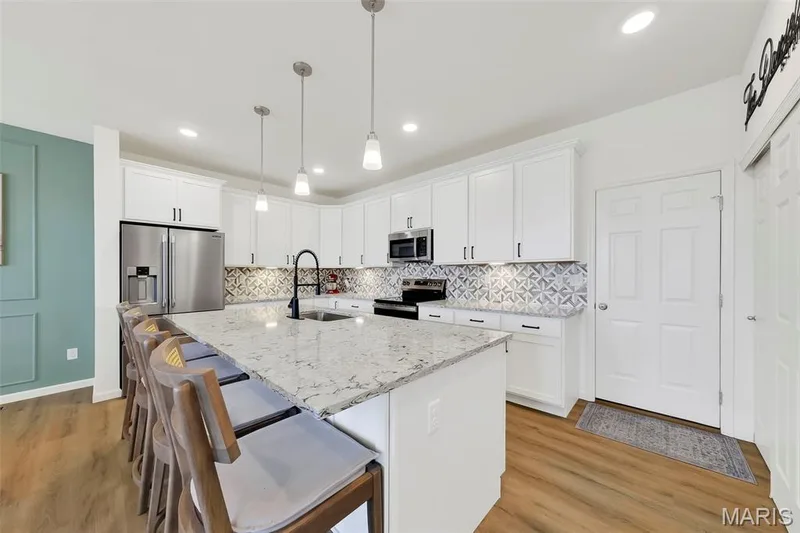 226 Marais Temps Clair Way, St Charles, MO 63301 — listing photo 10 of 42