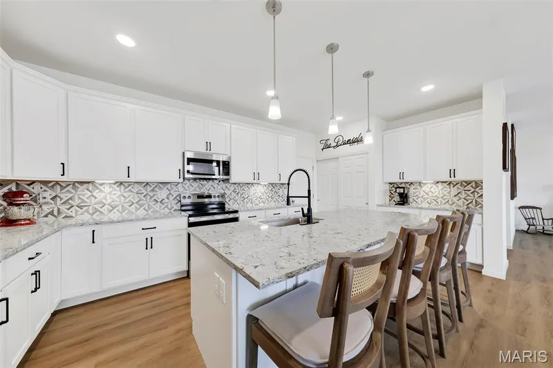 226 Marais Temps Clair Way, St Charles, MO 63301 — listing photo 16 of 42