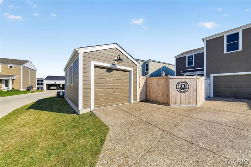 226 Marais Temps Clair Way, St Charles, MO 63301 — listing photo 37 of 42