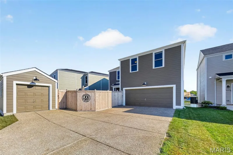 226 Marais Temps Clair Way, St Charles, MO 63301 — listing photo 38 of 42