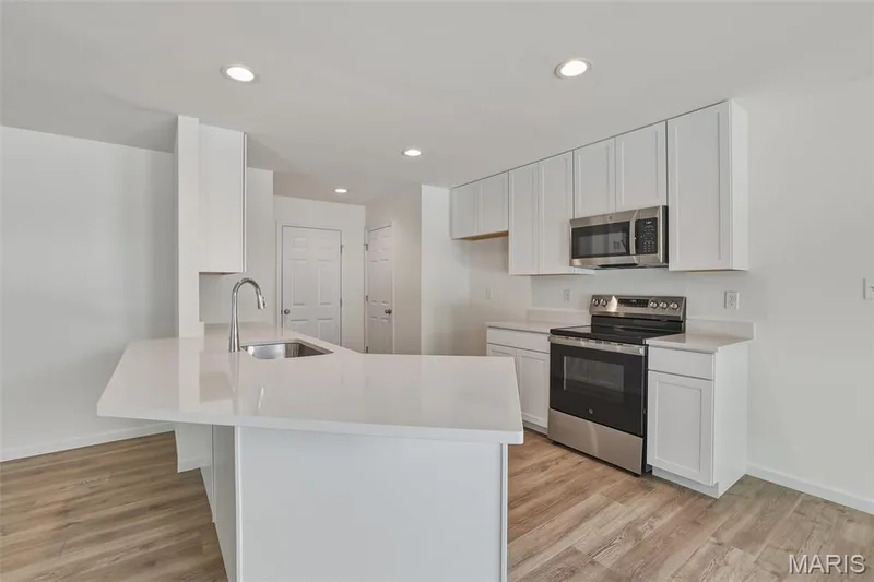 292 Still Creek Drive, Lake St. Louis, MO 63367 — listing photo 10 of 33