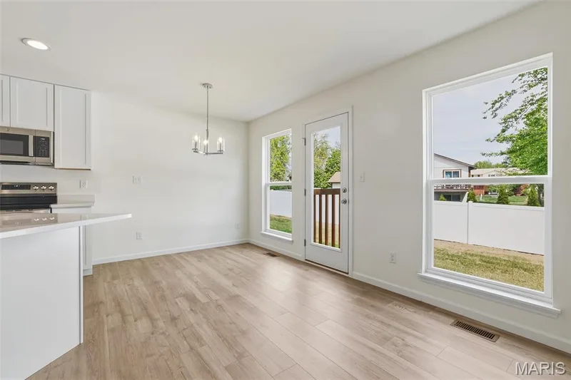 292 Still Creek Drive, Lake St. Louis, MO 63367 — listing photo 16 of 33