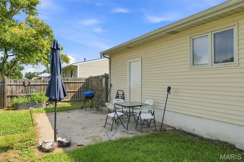 3319 Royal Domain Drive, St Charles, MO 63301 — listing photo 33 of 38