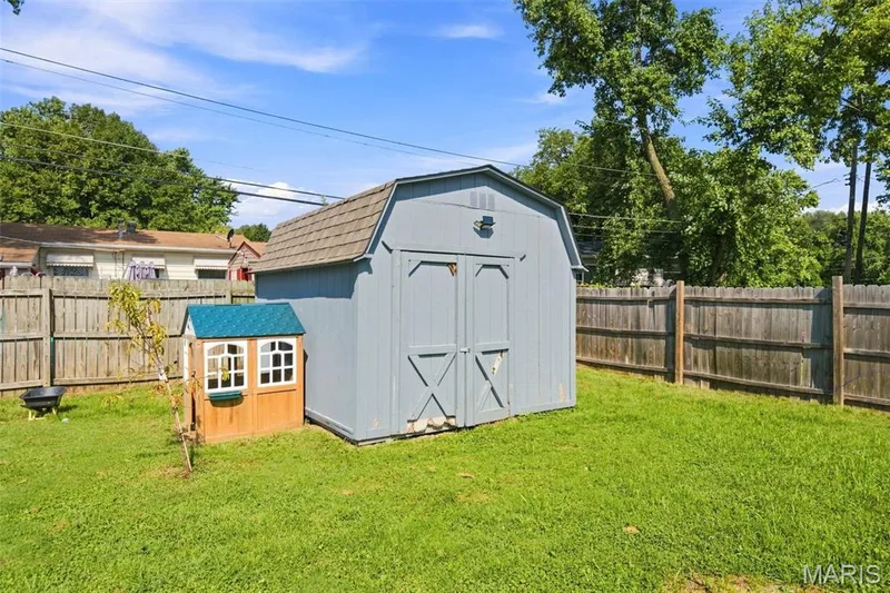 3319 Royal Domain Drive, St Charles, MO 63301 — listing photo 34 of 38
