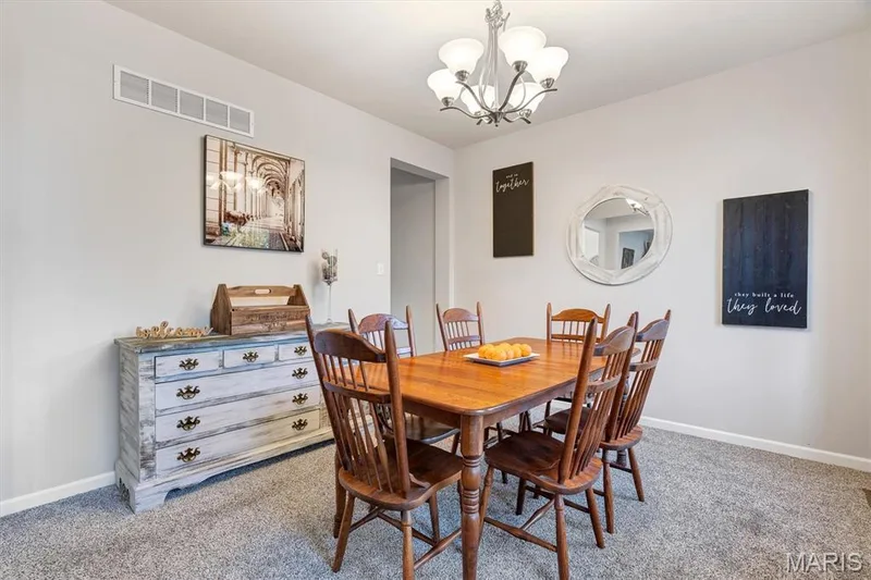 26 N Brighton Park Court, St Charles, MO 63303 — listing photo 10 of 42