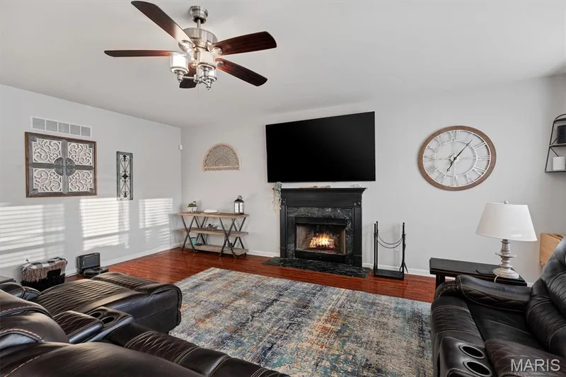 26 N Brighton Park Court, St Charles, MO 63303 — listing photo 13 of 42