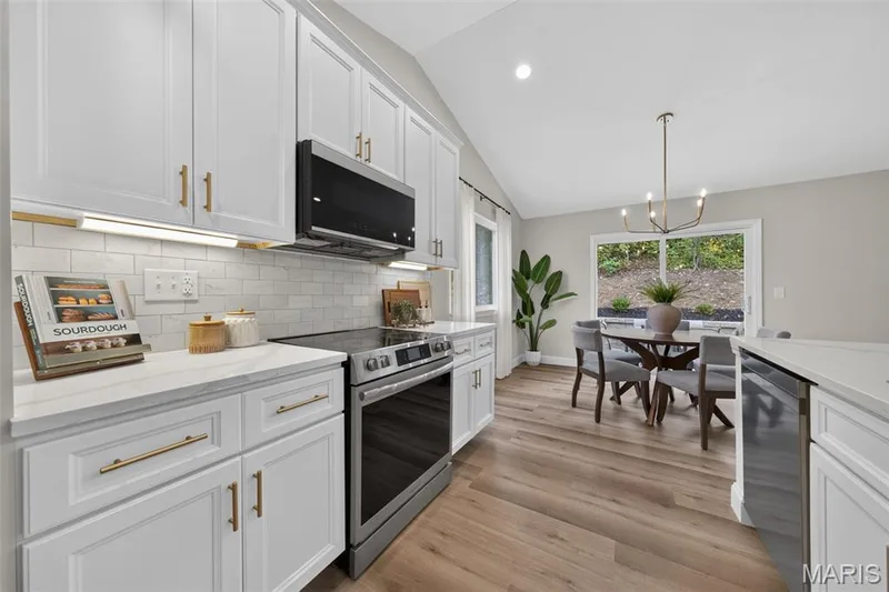 11075 Village Drive, Foristell, MO 63348 — listing photo 10 of 45