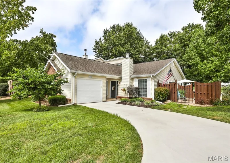 3102 Green Prairie Drive #3, St Charles, MO 63303 — listing photo 2 of 32