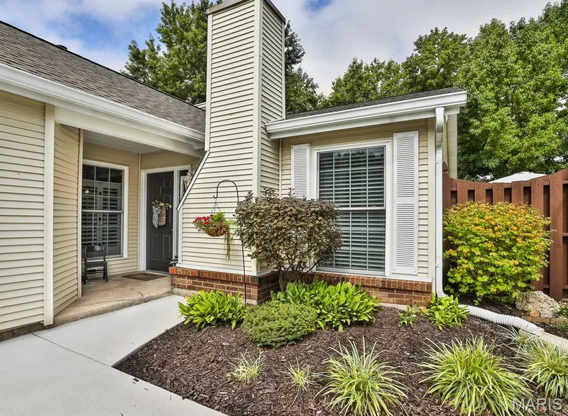 3102 Green Prairie Drive #3, St Charles, MO 63303 — listing photo 3 of 32