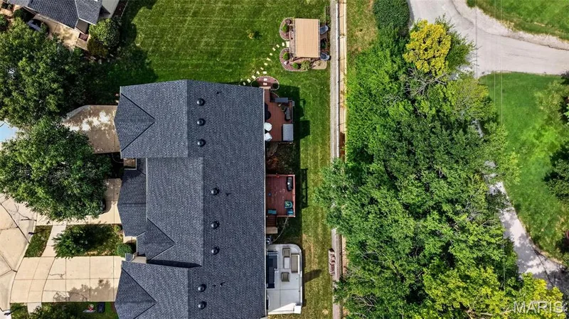 5513 Wavecrest Circle, St Charles, MO 63304 — listing photo 3 of 61