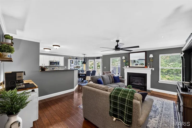 5513 Wavecrest Circle, St Charles, MO 63304 — listing photo 7 of 61