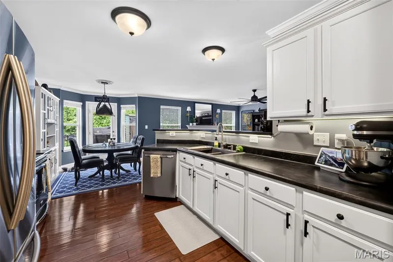 5513 Wavecrest Circle, St Charles, MO 63304 — listing photo 19 of 61