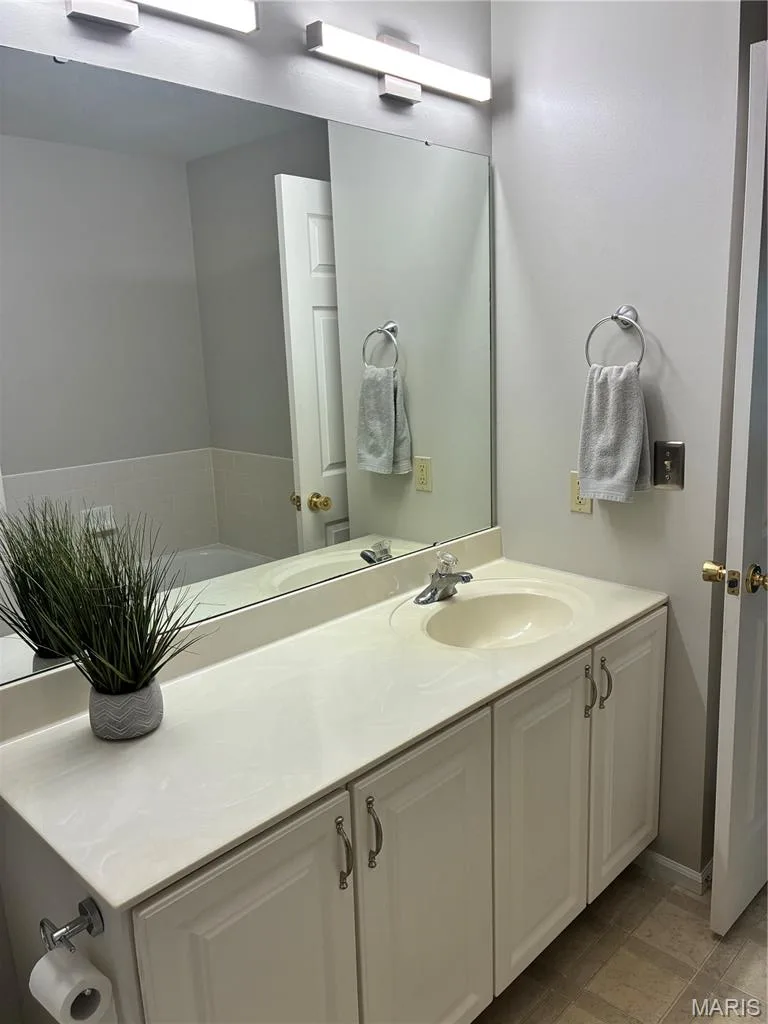 221 Stone Run Boulevard, Wentzville, MO 63385 — listing photo 19 of 29