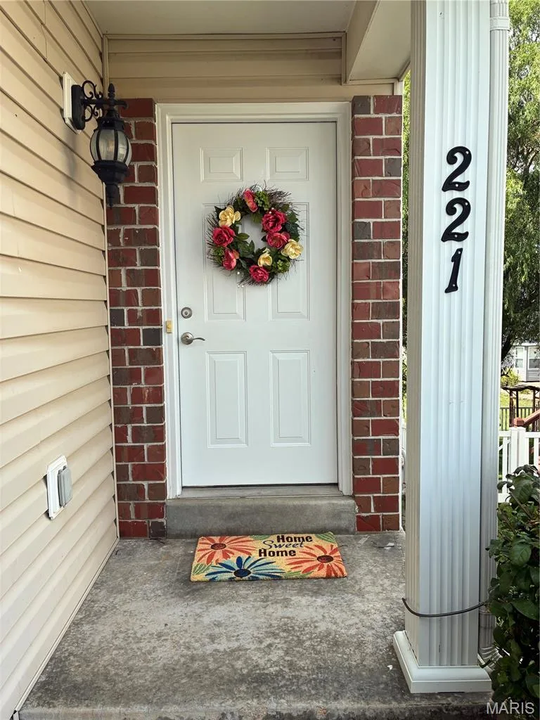 221 Stone Run Boulevard, Wentzville, MO 63385 — listing photo 5 of 29