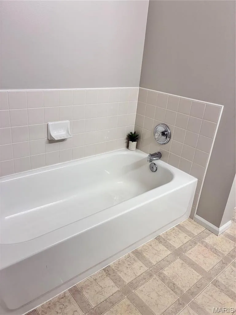 221 Stone Run Boulevard, Wentzville, MO 63385 — listing photo 21 of 29
