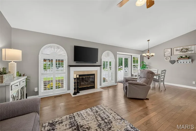 41 Old Yorktown Court, Wentzville, MO 63385 — listing photo 7 of 45