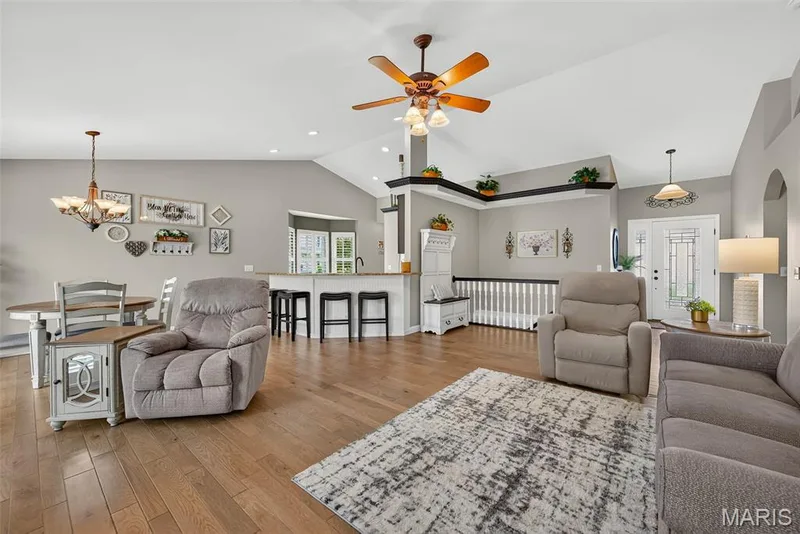 41 Old Yorktown Court, Wentzville, MO 63385 — listing photo 8 of 45