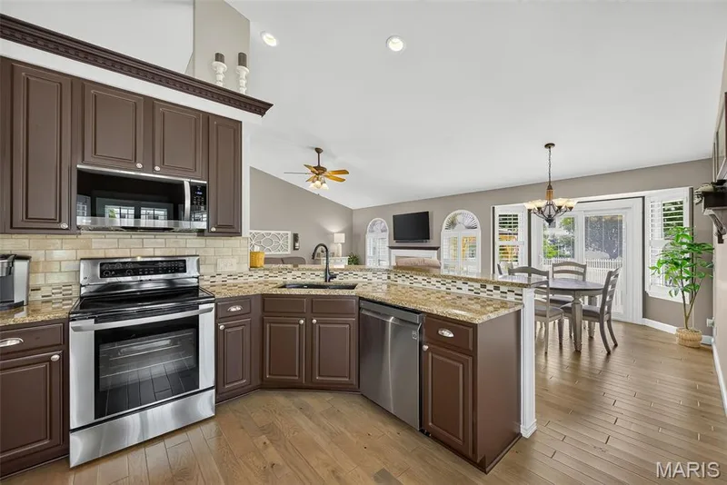 41 Old Yorktown Court, Wentzville, MO 63385 — listing photo 14 of 45