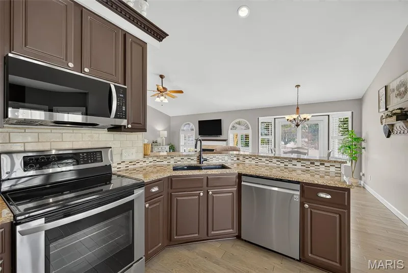 41 Old Yorktown Court, Wentzville, MO 63385 — listing photo 15 of 45