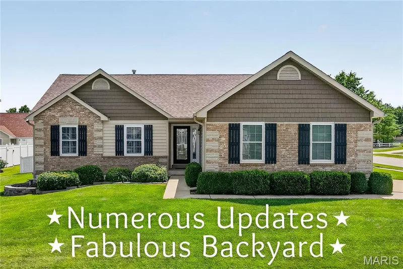 41 Old Yorktown Court, Wentzville, MO β listing photo 1