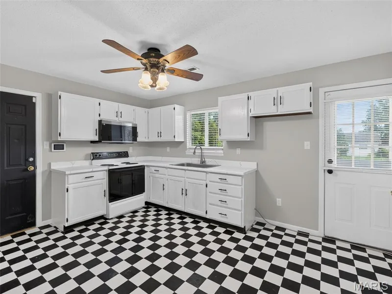 405 Prince Ruppert Drive, O'Fallon, MO 63366 — listing photo 12 of 32