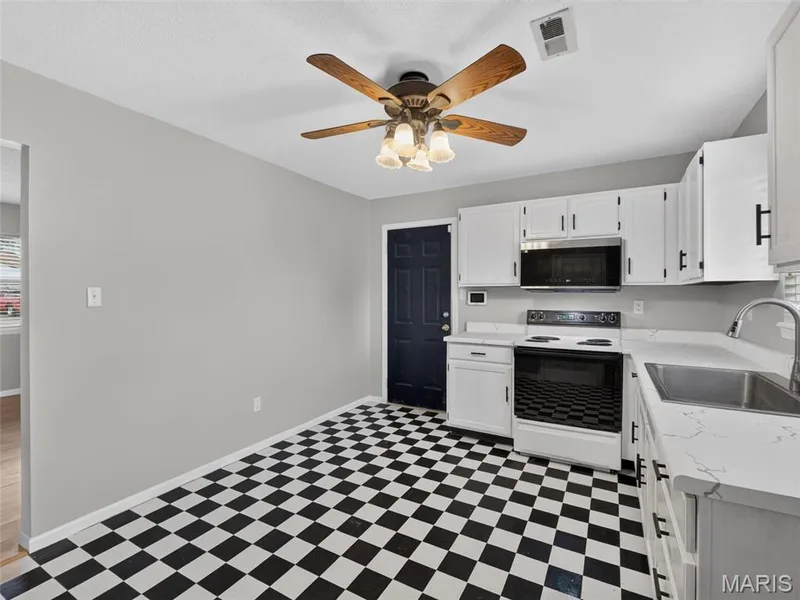 405 Prince Ruppert Drive, O'Fallon, MO 63366 — listing photo 14 of 32