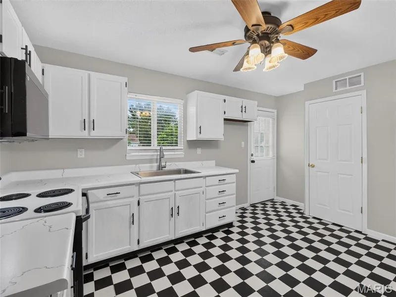 405 Prince Ruppert Drive, O'Fallon, MO 63366 — listing photo 15 of 32