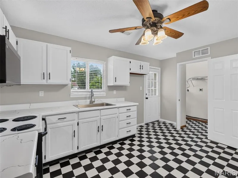 405 Prince Ruppert Drive, O'Fallon, MO 63366 — listing photo 16 of 32