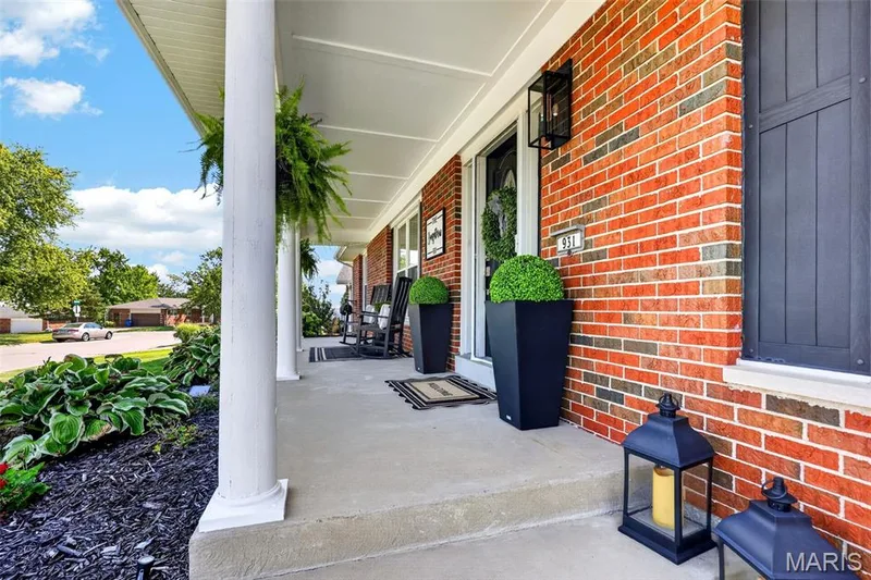 931 Quince Drive, St Charles, MO 63301 — listing photo 3 of 36