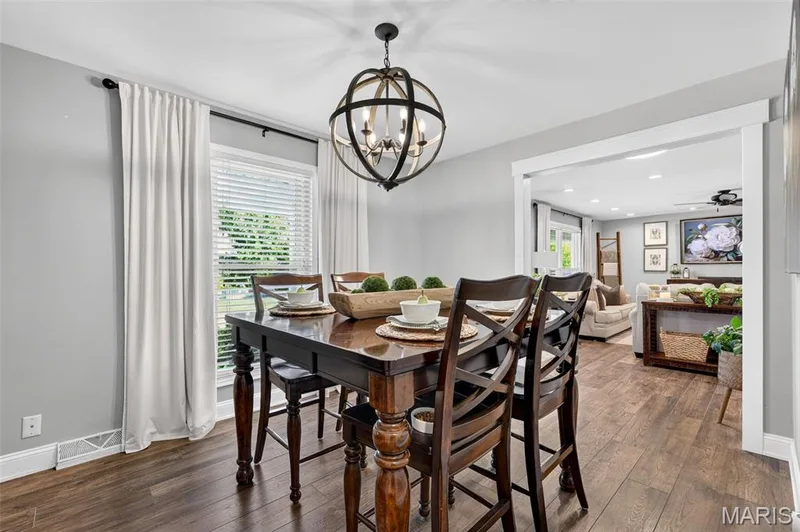 931 Quince Drive, St Charles, MO 63301 — listing photo 5 of 36