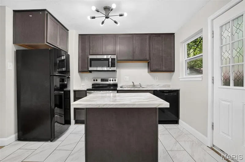 1444 E Pitman Avenue, Wentzville, MO 63385 — listing photo 7 of 24