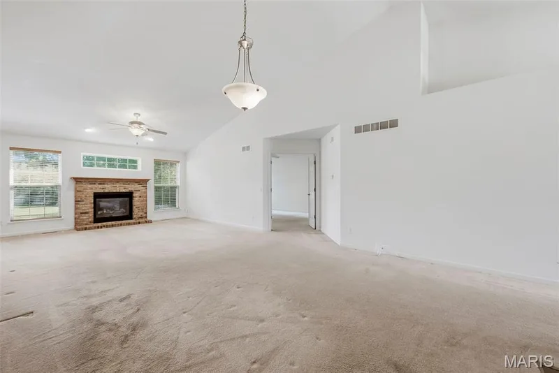 4124 Shepherds Hill Circle, St Peters, MO 63304 — listing photo 7 of 58