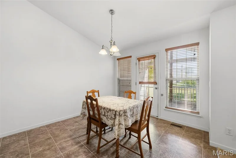 4124 Shepherds Hill Circle, St Peters, MO 63304 — listing photo 13 of 58