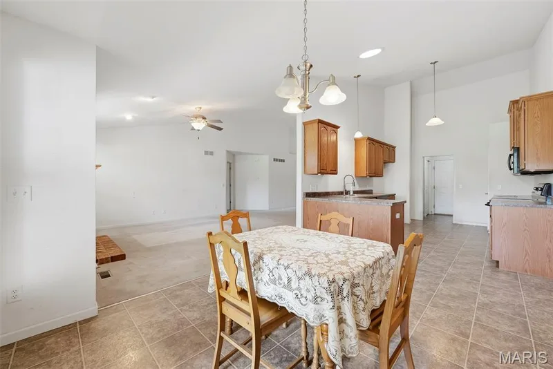 4124 Shepherds Hill Circle, St Peters, MO 63304 — listing photo 14 of 58