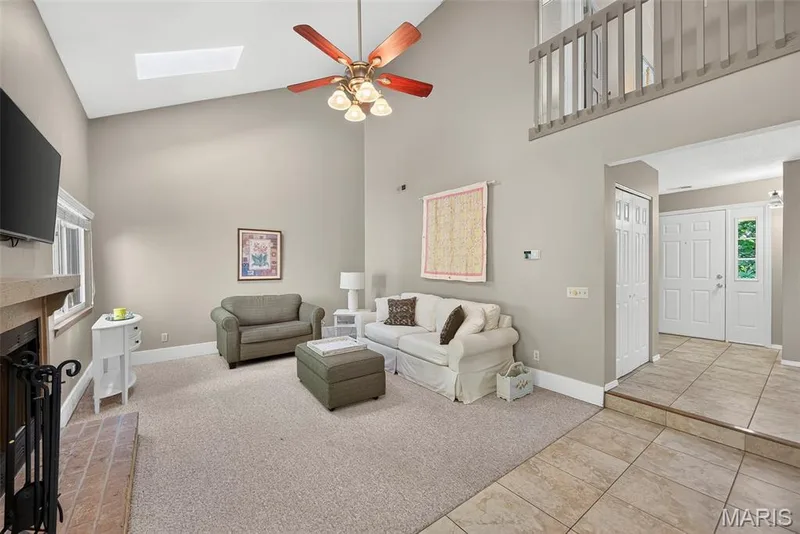 Vaulted ceiling with 2 skylights — 1 Rue De Paix #6, Lake St. Louis, MO 63367