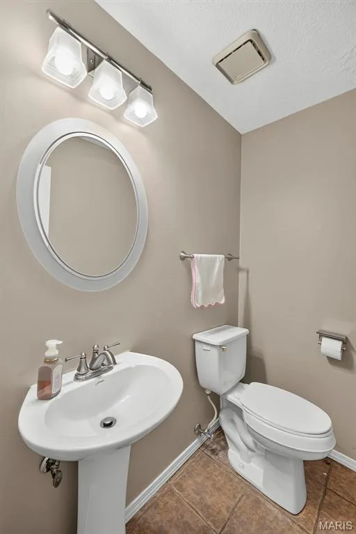 Half bathroom — 1 Rue De Paix #6, Lake St. Louis, MO 63367