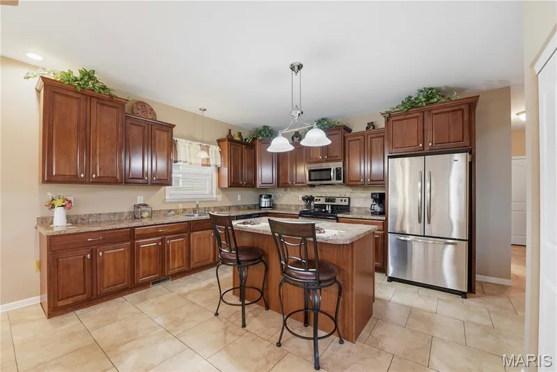 110 Cypress Meadows Drive, Wentzville, MO 63385 — listing photo 8 of 33